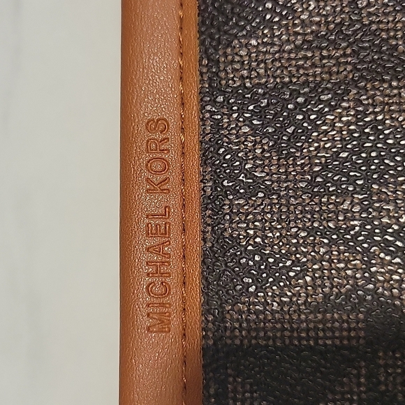 MICHAEL KORS MK Signature Genuine Leather Fanny Pack Belt Bag - Picture 2 of 5